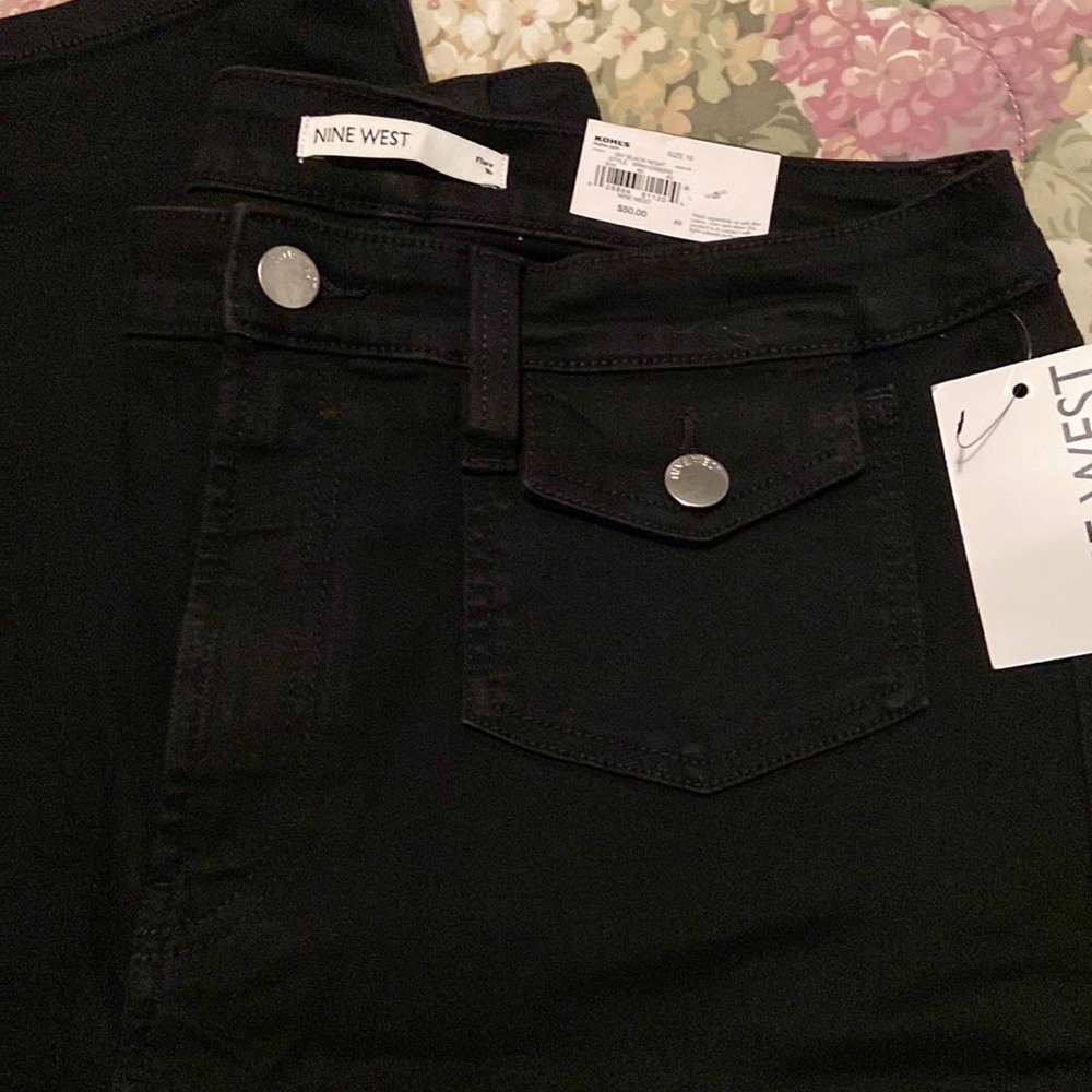 NINE WEST Size 16. (US) black jeans with a flared leg.